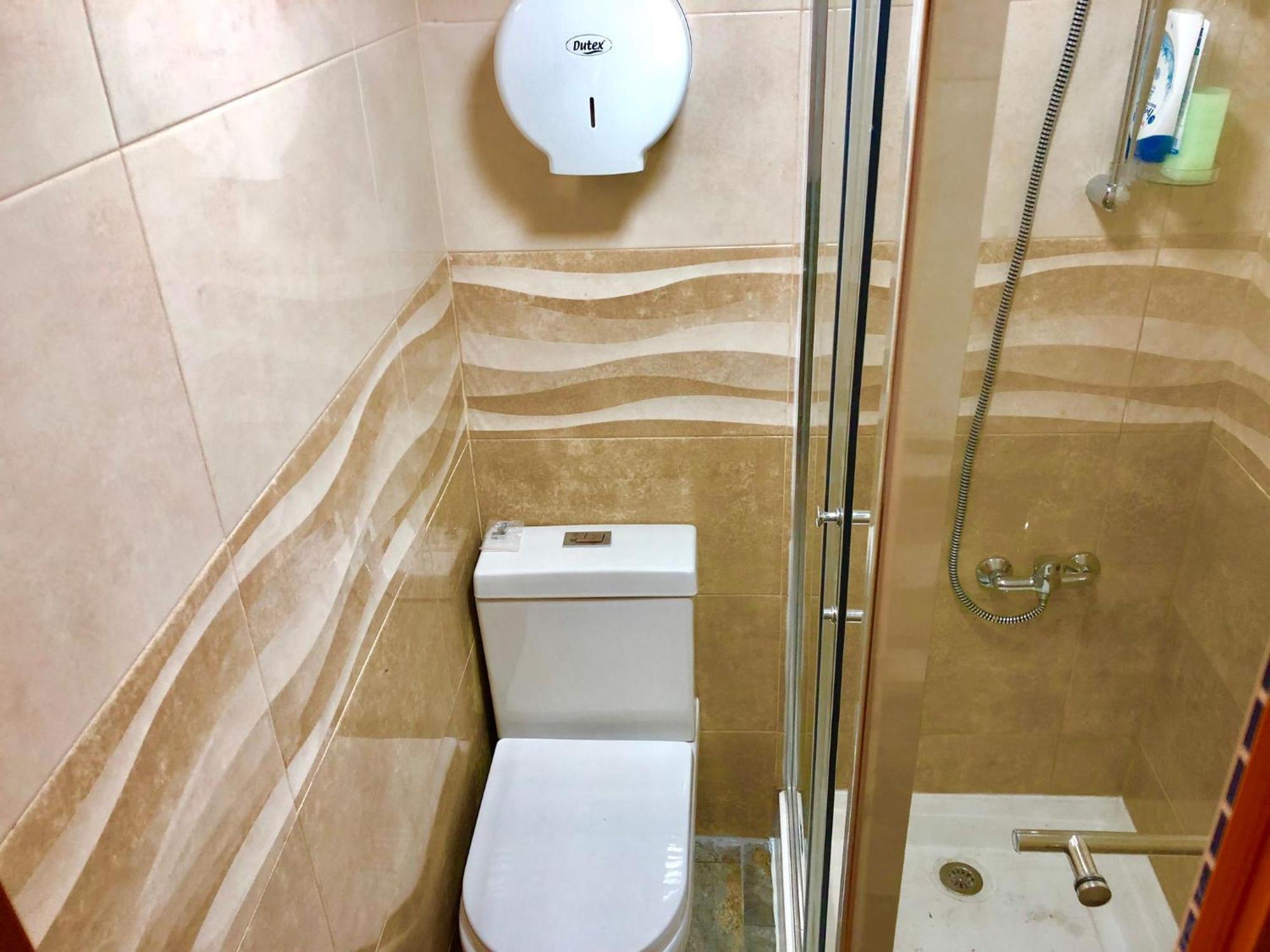 In - 7lisbon Downtown Private Bedroom With Balcony Gasthof