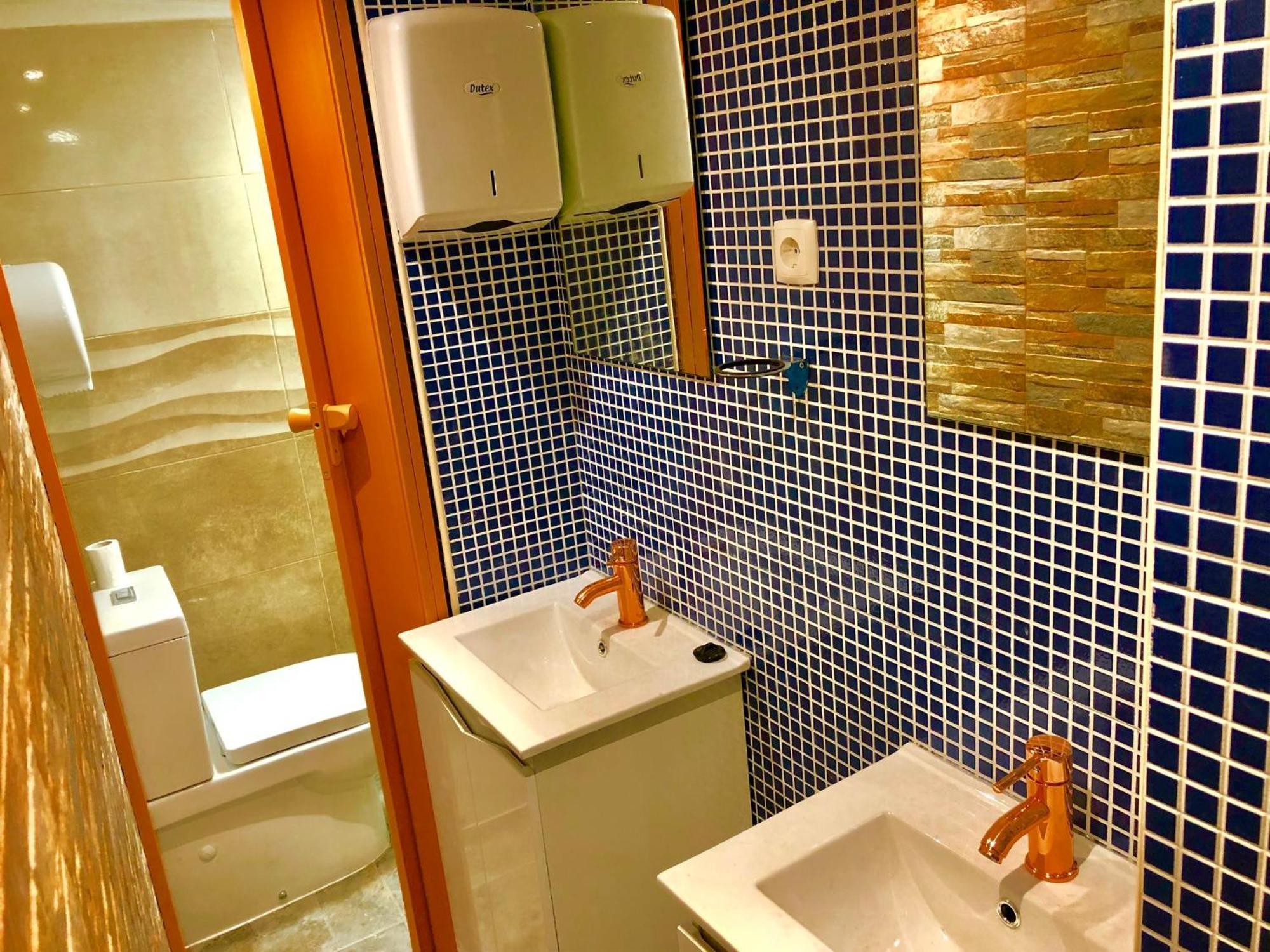 In - 7lisbon Downtown Private Bedroom With Balcony * Lissabon